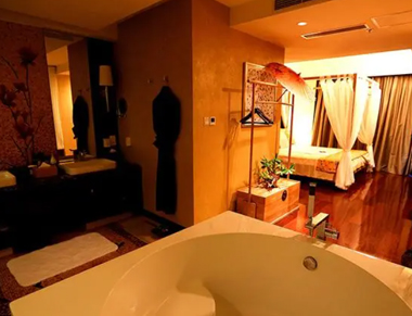 广州越秀区养生会所的黄昏恋：当爱情遇上八十岁